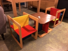Barnbord + 2st stolar
